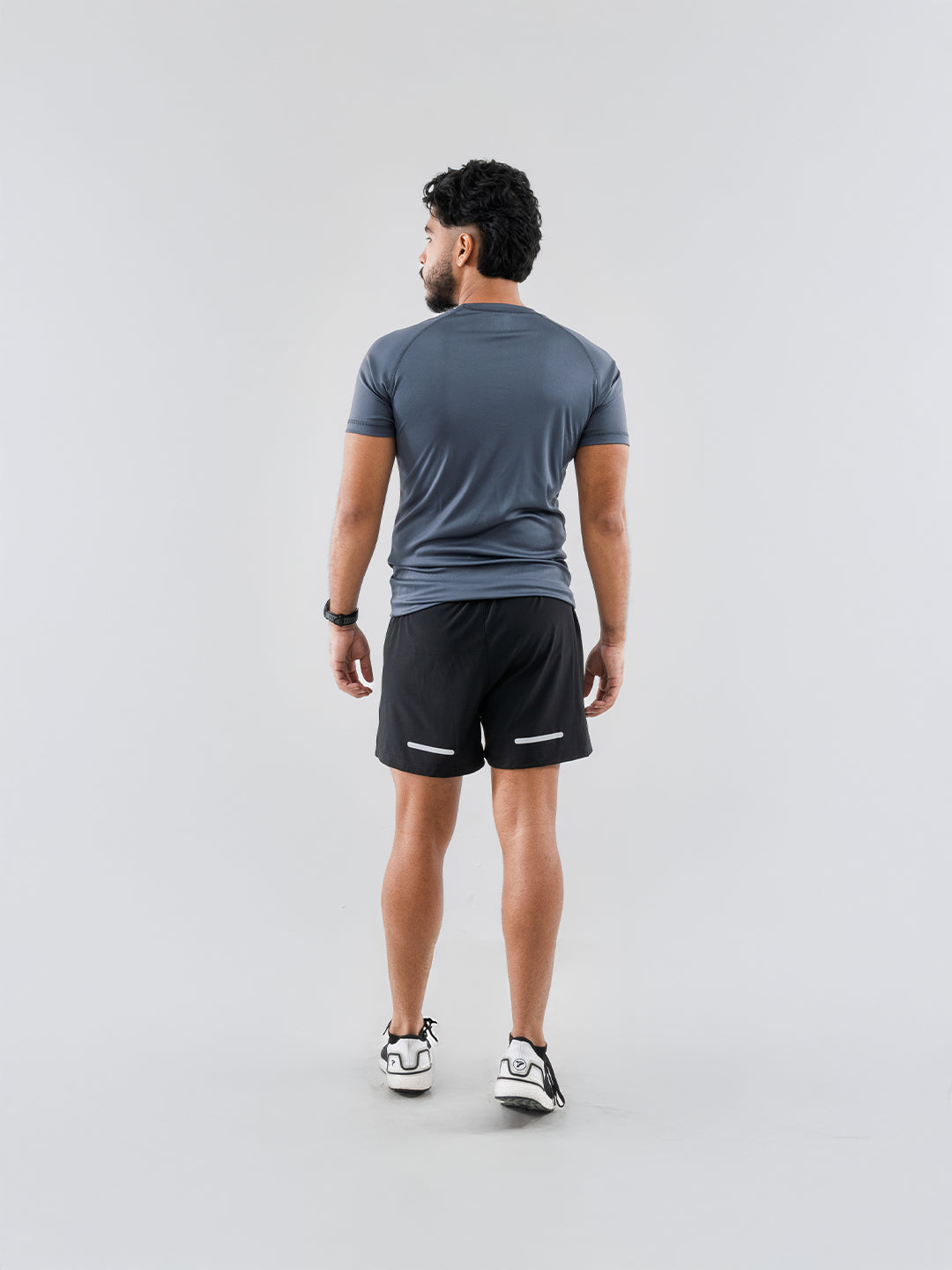 Camiseta Deportiva Básica Gris Oscuro Para Hombre