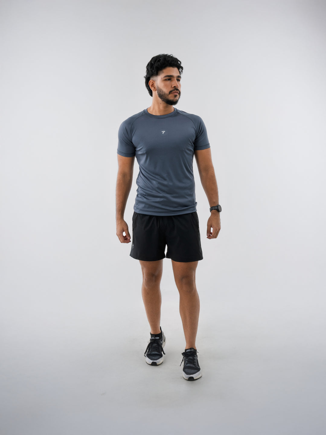 Camiseta Deportiva Básica Gris Oscuro Para Hombre