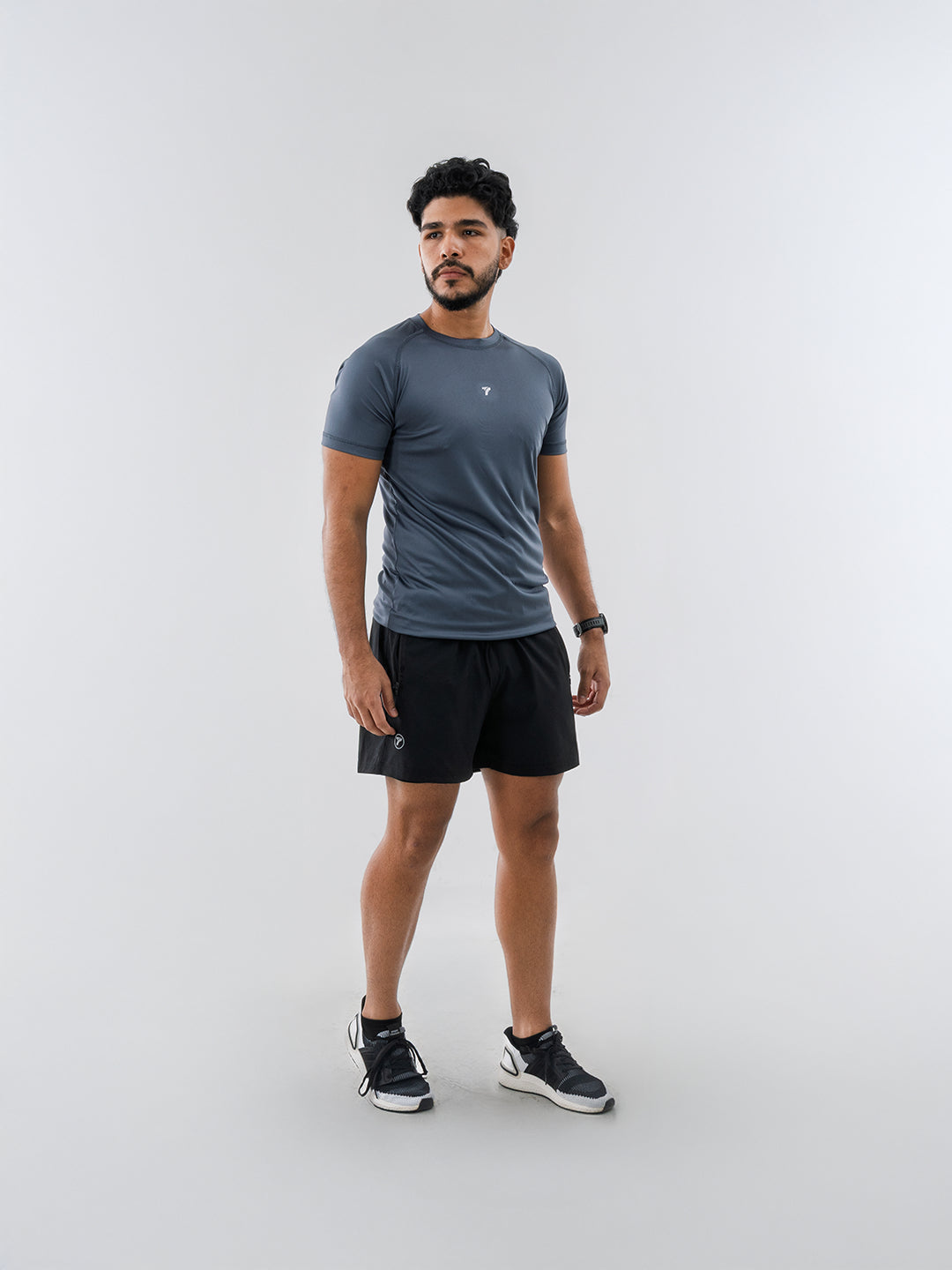 Camiseta Deportiva Básica Gris Oscuro Para Hombre