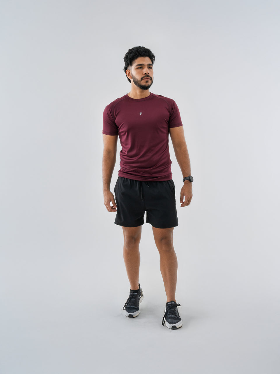 Camiseta Deportiva Básica Vinotinto Oscuro Para Hombre