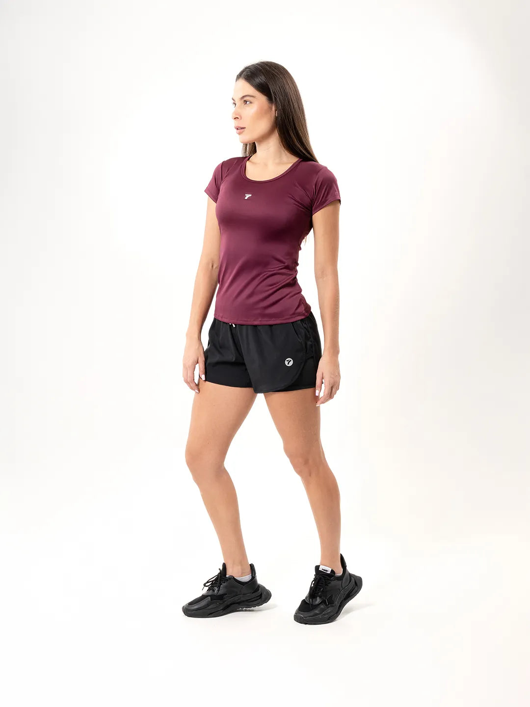 Camiseta Deportiva Básica para Mujer – Vinotinto Oscuro