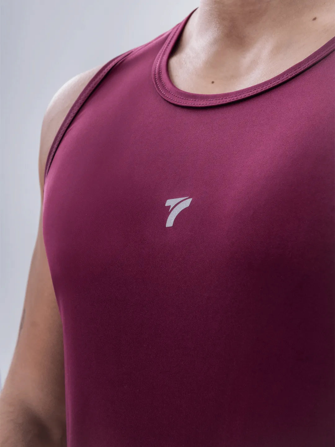 Camiseta Esqueleto Deportiva Dri Fit de Hombre – Vinotinto Oscuro