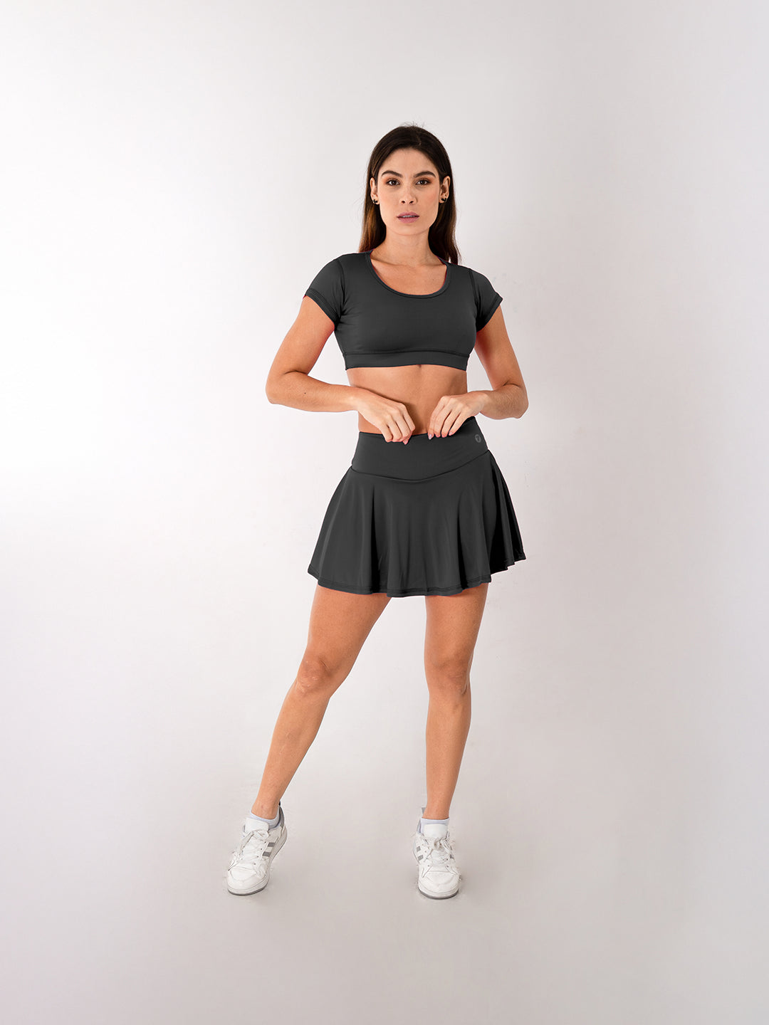 Falda Deportiva de Mujer con Short Tradicional – Gris Oscuro