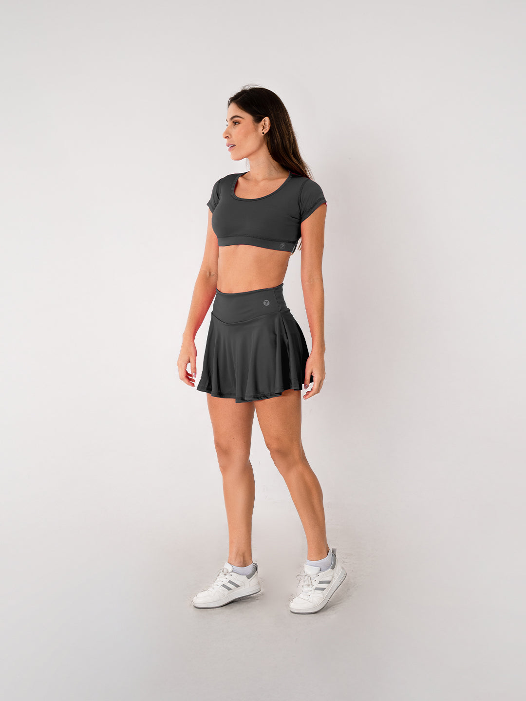 Falda Deportiva de Mujer con Short Tradicional – Gris Oscuro