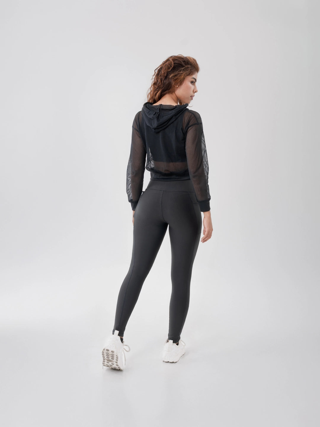 Buzo Deportivo de Mujer con Capota y Malla - Negro