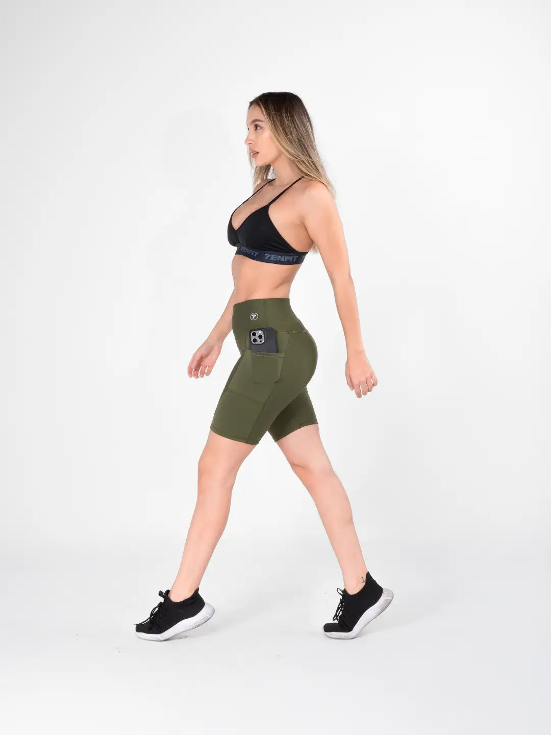 Short Deportivo de Mujer Media Pierna con Bolsillo Clásico – Verde Militar