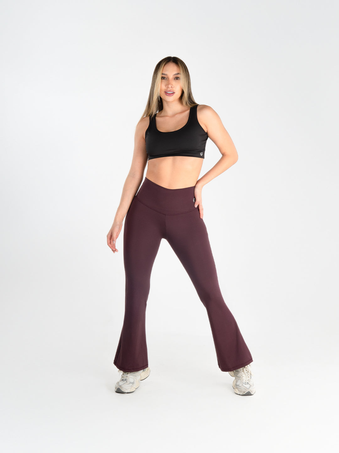 Leggins Deportivos de Mujer Bota Ancha Venus – Mora en Leche