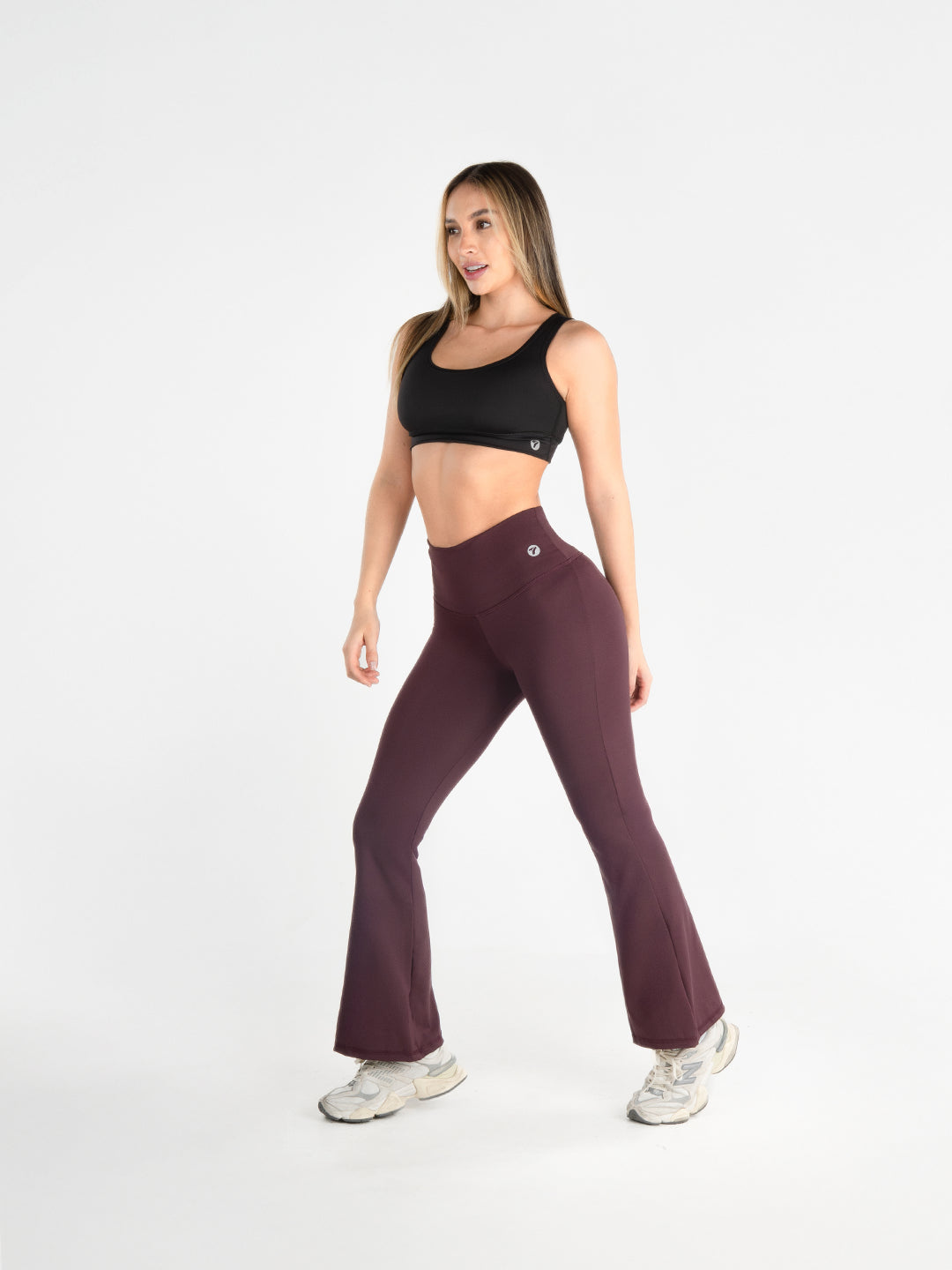 Leggins Deportivos de Mujer Bota Ancha Venus – Mora en Leche