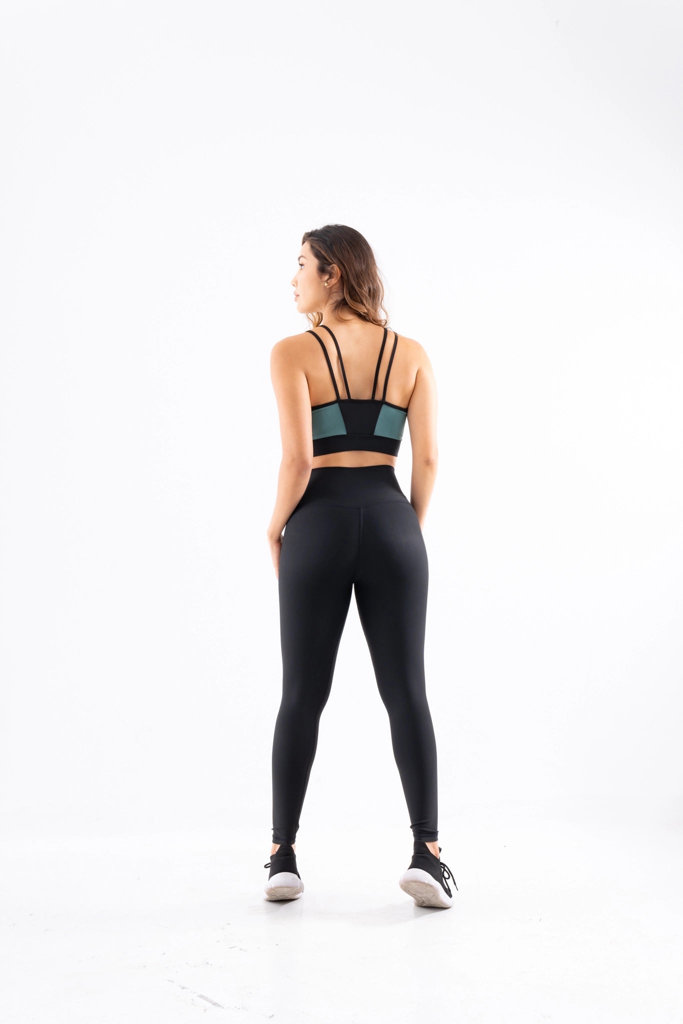 Top Deportivo de Mujer con Cierre Powerzip – Verde Oliva Oscuro